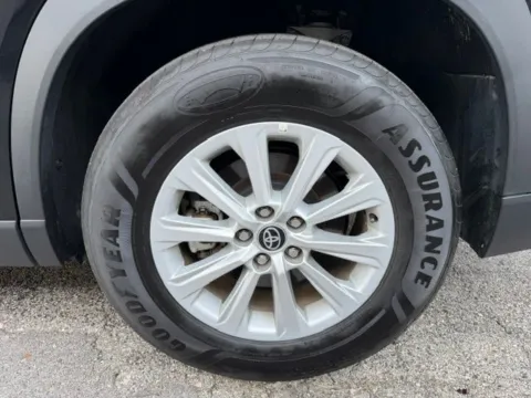 More photos of 2025 Toyota Grand Highlander XLE at Jay Wolfe Toyota of West County, MO