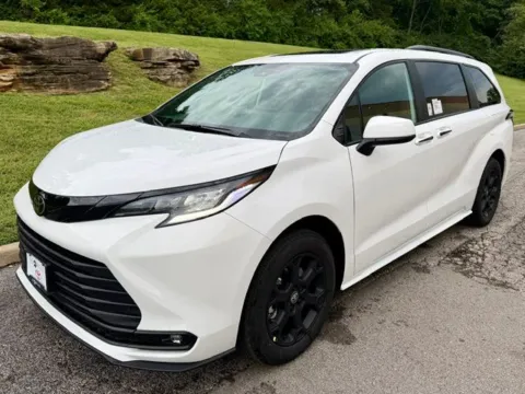 White 2026 Toyota Sienna Woodland Edition for sale in Ballwin, MO