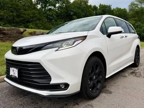 Photos of 2026 Toyota Sienna Woodland Edition for sale in Ballwin, MO at Jay Wolfe Toyota of West County