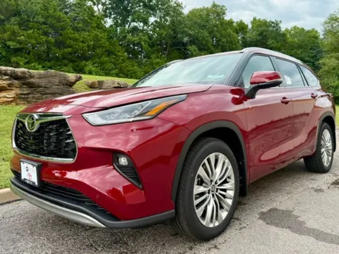 Photos of 2026 Toyota Highlander Platinum for sale in Ballwin, MO at Jay Wolfe Toyota of West County