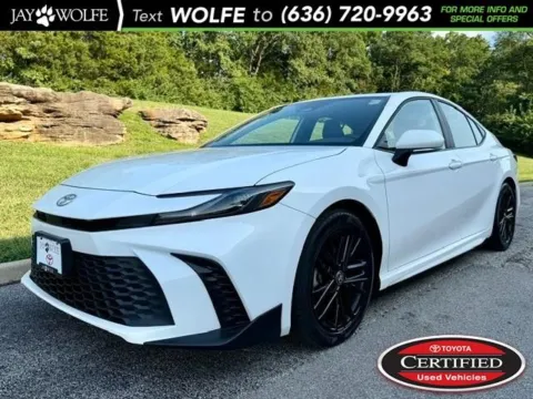 White 2025 Toyota Camry SE for sale in Ballwin, MO