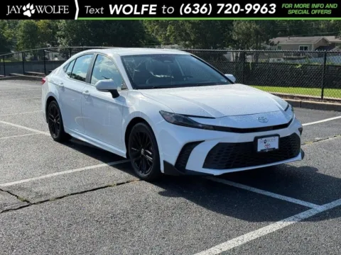 White 2025 Toyota Camry SE for sale in Ballwin, MO