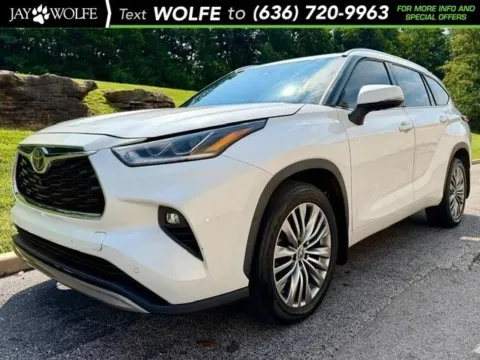 White 2021 Toyota Highlander Platinum for sale in Ballwin, MO