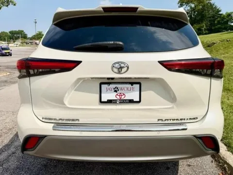 More photos of 2021 Toyota Highlander Platinum at Jay Wolfe Toyota of West County, MO
