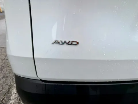 More photos of 2024 Toyota Grand Highlander XLE at Jay Wolfe Toyota of West County, MO