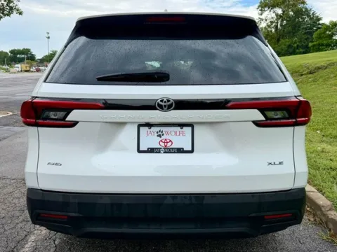 More photos of 2024 Toyota Grand Highlander XLE at Jay Wolfe Toyota of West County, MO