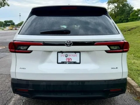 More photos of 2024 Toyota Grand Highlander XLE at Jay Wolfe Toyota of West County, MO