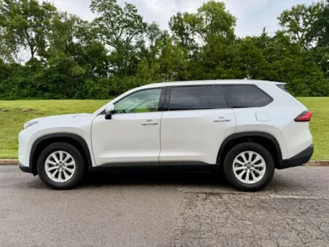 Another view of 2024 Toyota Grand Highlander XLE for sale in Ballwin, MO at Jay Wolfe Toyota of West County