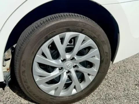 More photos of 2018 Toyota Corolla LE at Jay Wolfe Toyota of West County, MO