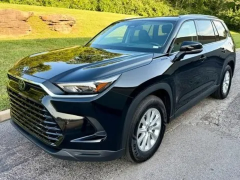Photos of 2025 Toyota Grand Highlander XLE for sale in Ballwin, MO at Jay Wolfe Toyota of West County