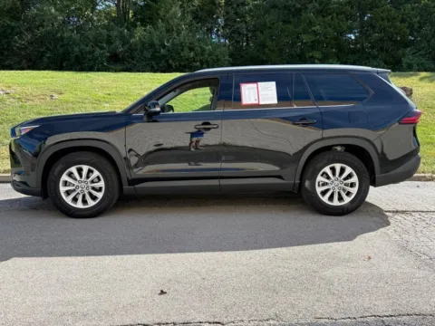 Photos of 2025 Toyota Grand Highlander XLE for sale in Ballwin, MO at Jay Wolfe Toyota of West County