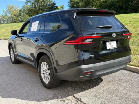Another view of 2025 Toyota Grand Highlander XLE for sale in Ballwin, MO at Jay Wolfe Toyota of West County