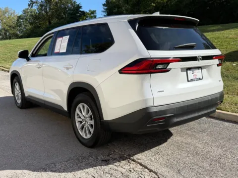 Another view of 2024 Toyota Grand Highlander XLE for sale in Ballwin, MO at Jay Wolfe Toyota of West County