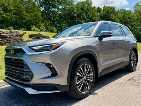 Photos of 2026 Toyota Grand Highlander Hybrid MAX Platinum for sale in Ballwin, MO at Jay Wolfe Toyota of West County