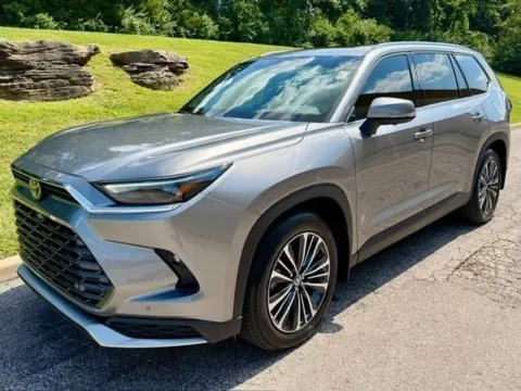 Photos of 2026 Toyota Grand Highlander Hybrid MAX Platinum for sale in Ballwin, MO at Jay Wolfe Toyota of West County