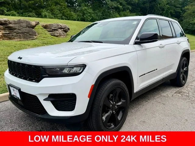 White 2023 Jeep Grand Cherokee Altitude X for sale in Ballwin, MO