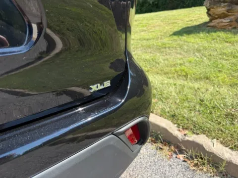 More photos of 2024 Toyota Highlander Hybrid XLE at Jay Wolfe Toyota of West County, MO