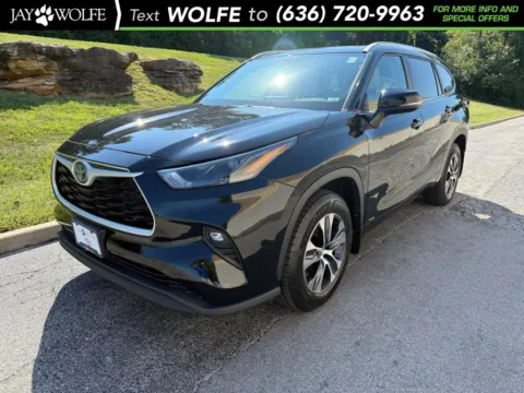 Black 2024 Toyota Highlander Hybrid XLE for sale in Ballwin, MO