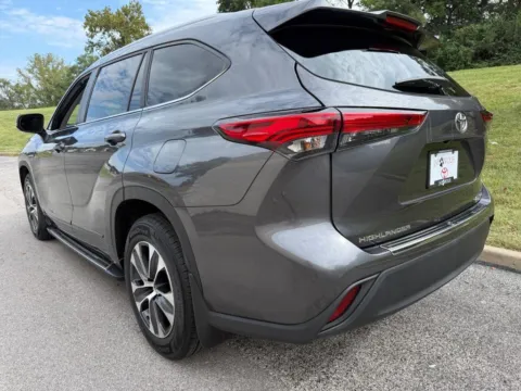 Another view of 2023 Toyota Highlander XLE for sale in Ballwin, MO at Jay Wolfe Toyota of West County