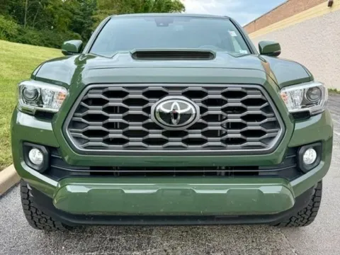 More photos of 2022 Toyota Tacoma TRD Sport at Jay Wolfe Toyota of West County, MO