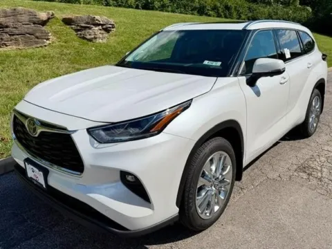 Photos of 2026 Toyota Highlander Limited for sale in Ballwin, MO at Jay Wolfe Toyota of West County