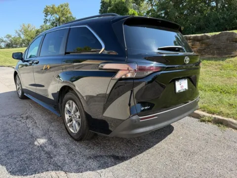 Another view of 2026 Toyota Sienna XLE for sale in Ballwin, MO at Jay Wolfe Toyota of West County