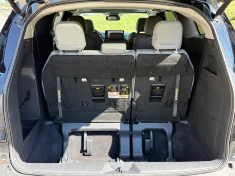 More photos of 2026 Toyota Sienna XLE at Jay Wolfe Toyota of West County, MO