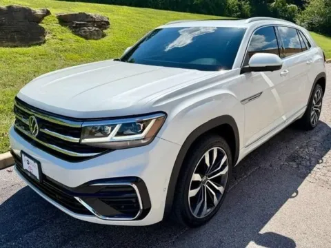 Photos of 2022 Volkswagen Atlas Cross Sport 3.6L V6 SEL Premium R-Line for sale in Ballwin, MO at Jay Wolfe Toyota of West County