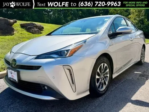 Silver 2022 Toyota Prius XLE for sale in Ballwin, MO
