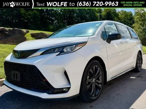 White 2024 Toyota Sienna XSE for sale in Ballwin, MO