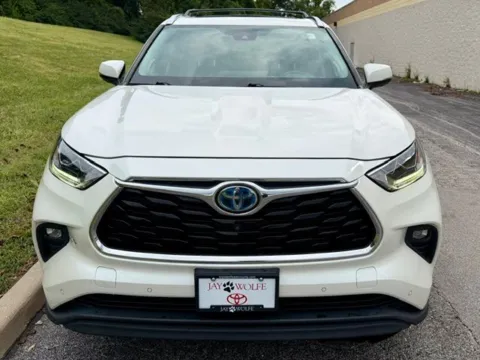 Another view of 2021 Toyota Highlander Hybrid Limited for sale in Ballwin, MO at Jay Wolfe Toyota of West County