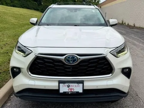 Another view of 2021 Toyota Highlander Hybrid Limited for sale in Ballwin, MO at Jay Wolfe Toyota of West County