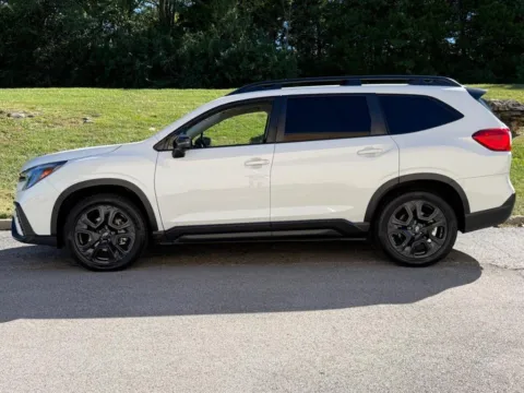 Photos of 2023 Subaru Ascent Onyx Edition for sale in Ballwin, MO at Jay Wolfe Toyota of West County