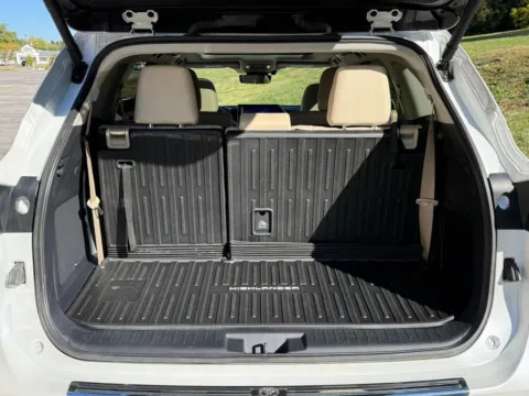 More photos of 2024 Toyota Highlander Platinum at Jay Wolfe Toyota of West County, MO