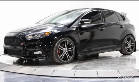 Black 2018 Ford Focus ST for sale in Ballwin, MO