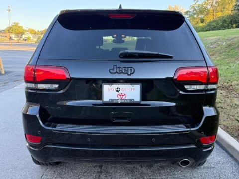 More photos of 2018 Jeep Grand Cherokee Altitude at Jay Wolfe Toyota of West County, MO