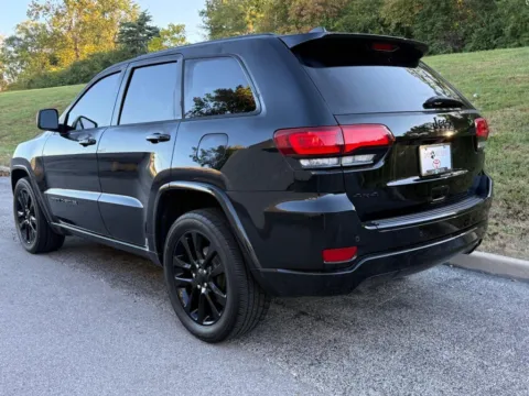 Another view of 2018 Jeep Grand Cherokee Altitude for sale in Ballwin, MO at Jay Wolfe Toyota of West County