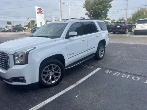 White 2018 GMC Yukon SLT for sale in Ballwin, MO