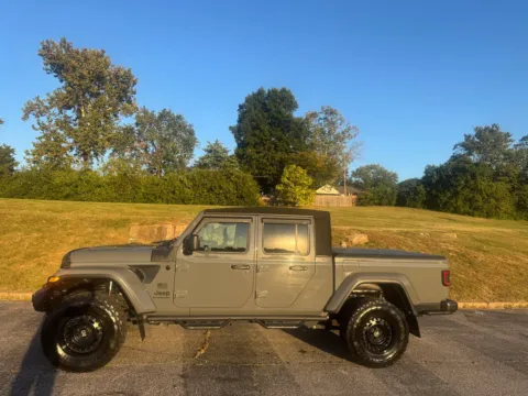 More photos of 2021 Jeep Gladiator Sport at Jay Wolfe Toyota of West County, MO
