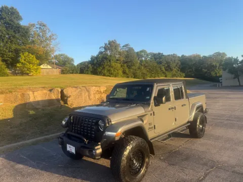 More photos of 2021 Jeep Gladiator Sport at Jay Wolfe Toyota of West County, MO