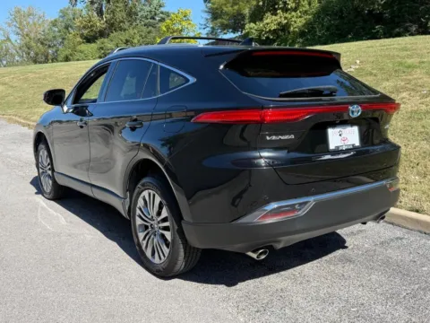 Another view of 2023 Toyota Venza XLE for sale in Ballwin, MO at Jay Wolfe Toyota of West County