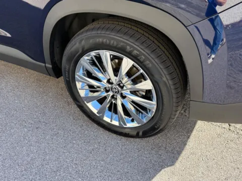 More photos of 2024 Toyota Grand Highlander Platinum at Jay Wolfe Toyota of West County, MO