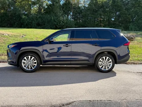 Photos of 2024 Toyota Grand Highlander Platinum for sale in Ballwin, MO at Jay Wolfe Toyota of West County