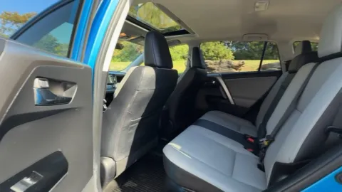 More photos of 2018 Toyota RAV4 Hybrid Limited at Jay Wolfe Toyota of West County, MO