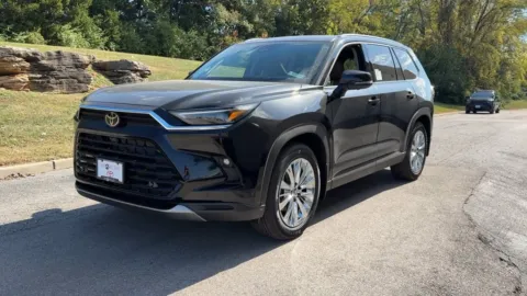 Black 2026 Toyota Grand Highlander Platinum for sale in Ballwin, MO