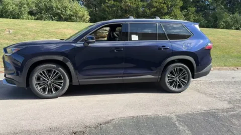 Photos of 2026 Toyota Grand Highlander Hybrid MAX Platinum for sale in Ballwin, MO at Jay Wolfe Toyota of West County