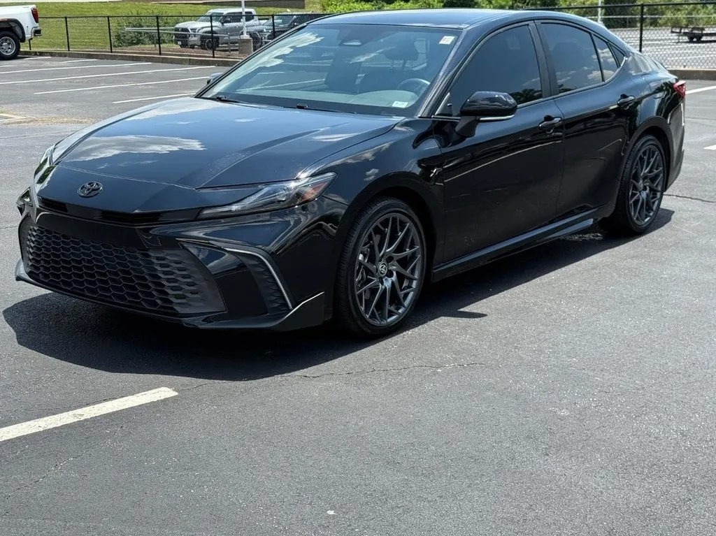 Black 2025 Toyota Camry SE for sale in Ballwin, MO