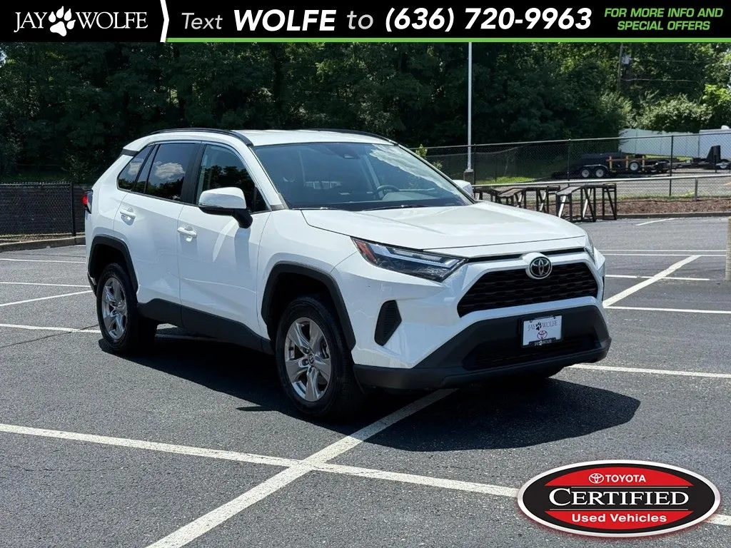 Used 2022 Toyota RAV4 XLE with VIN 2T3W1RFV2NW237994 for sale in Kansas City
