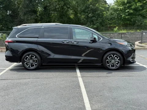 Photos of 2025 Toyota Sienna Platinum for sale in Ballwin, MO at Jay Wolfe Toyota of West County