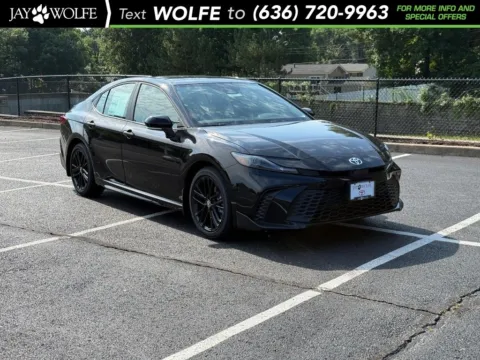 Black 2025 Toyota Camry SE for sale in Ballwin, MO